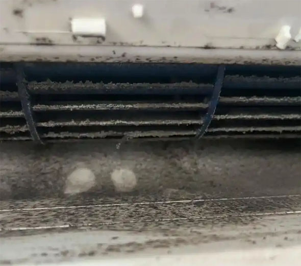 荔湾空调吹的风有股烧焦味是怎么回事